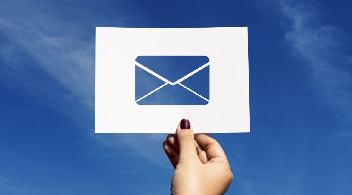 Visual instructions for sending a professional email to a customer.